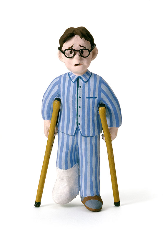 骨折イラスト 松葉杖をつき入院中のパジャマ姿の男性