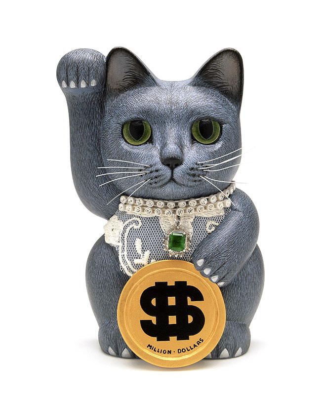 ドル硬貨を持ったロシアンブルー招き猫イラスト 金運いっぱいドル硬貨を持っ